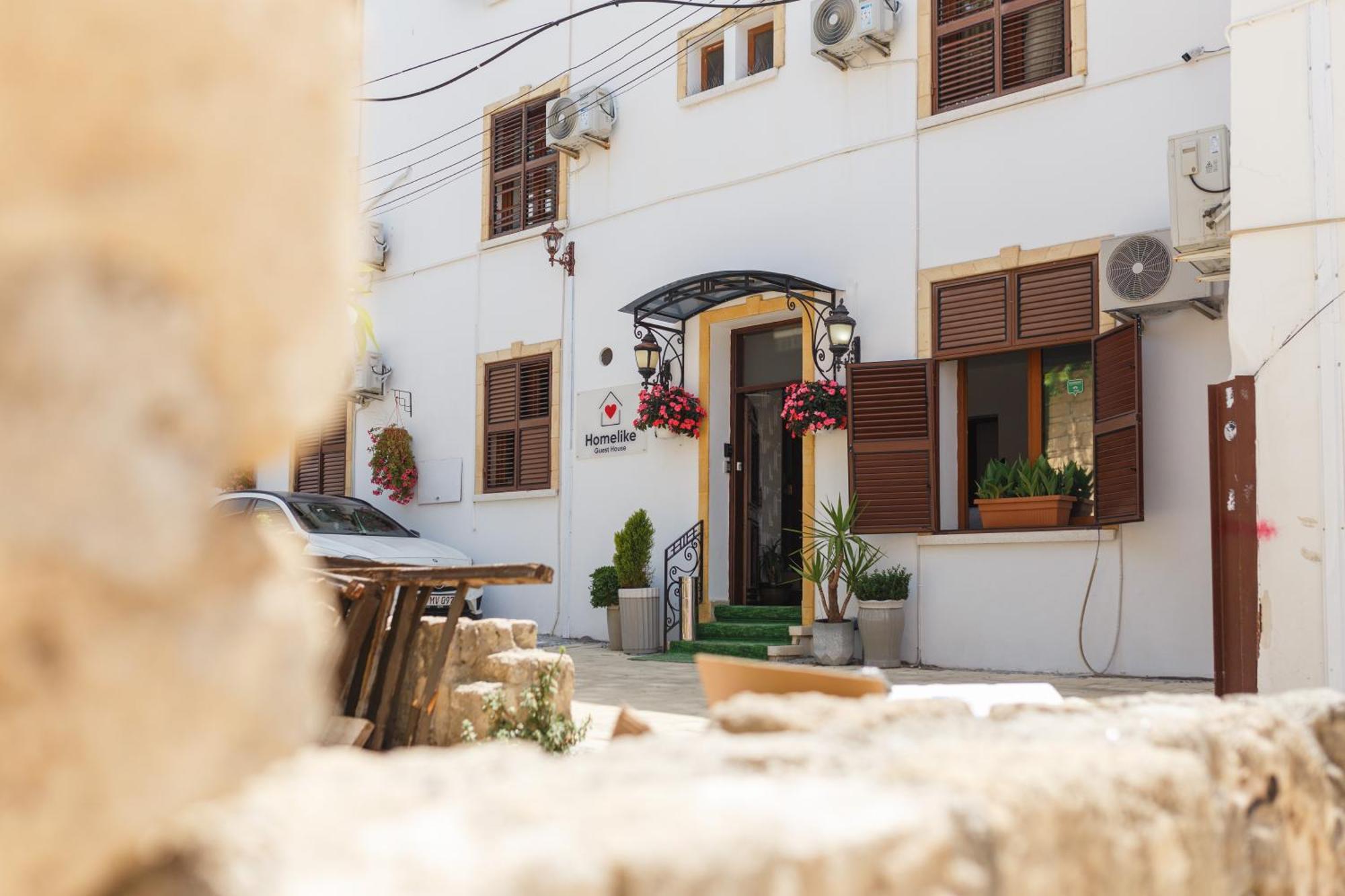 Homelike Guest House 凯里尼亚 外观 照片
