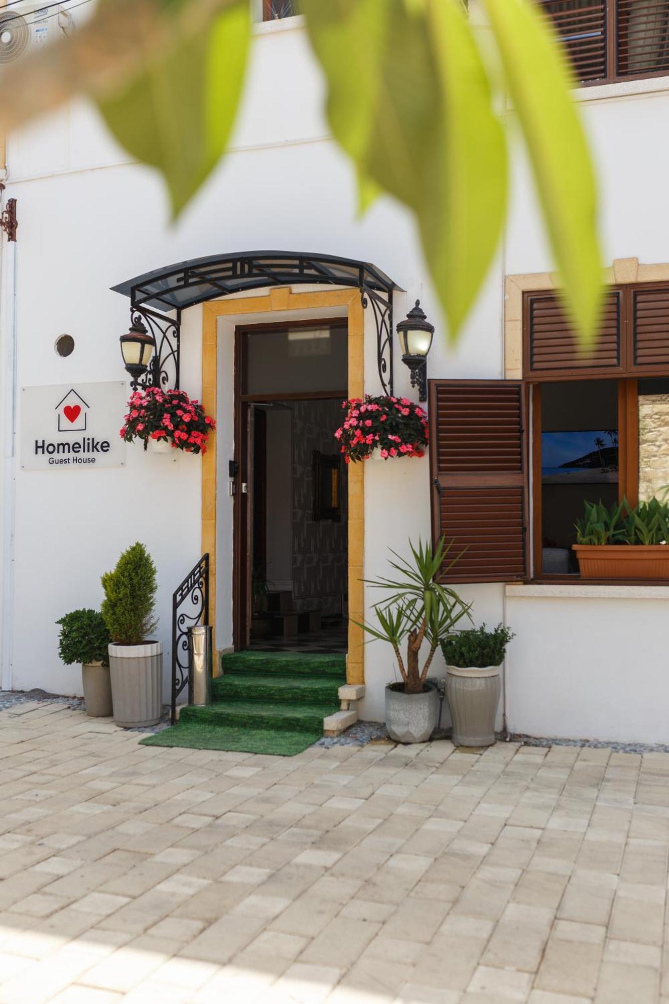 Homelike Guest House 凯里尼亚 外观 照片