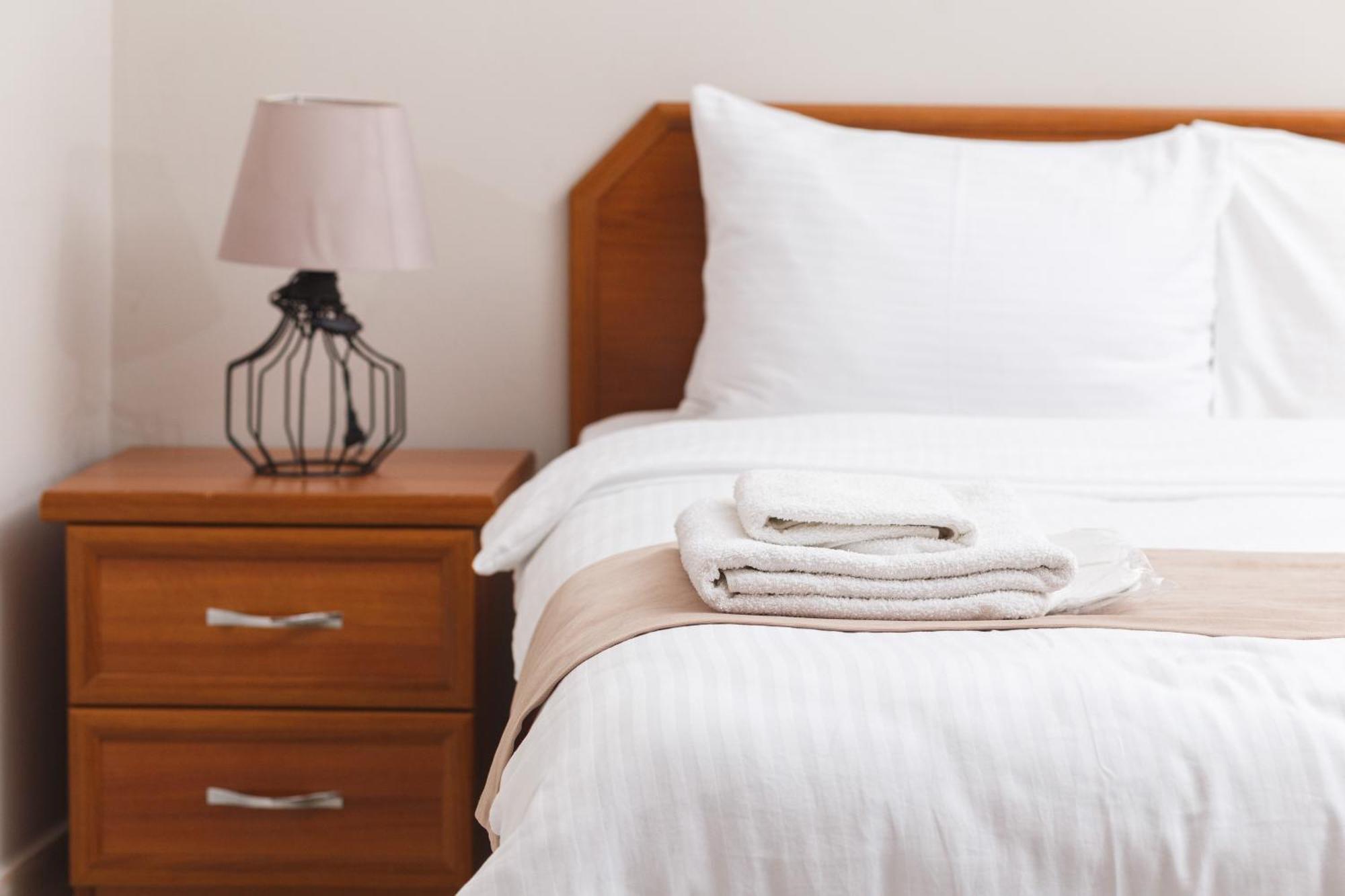 Homelike Guest House 凯里尼亚 外观 照片
